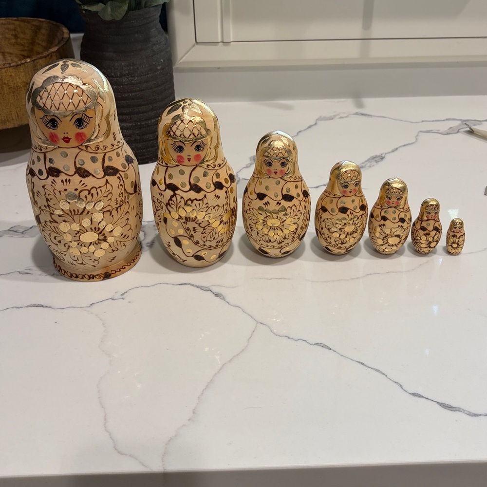 Russian nesting dolls 🪆 - Picture 5 of 6